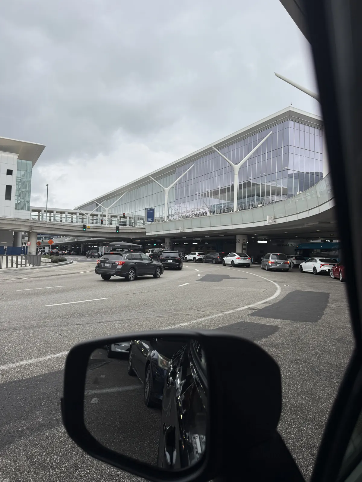 Airport transportation in Los Angeles
